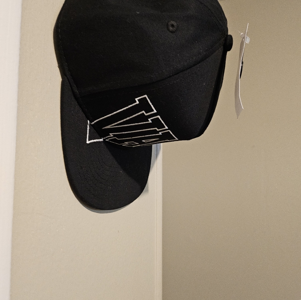 Vans snapback hat - Picture 2 of 4
